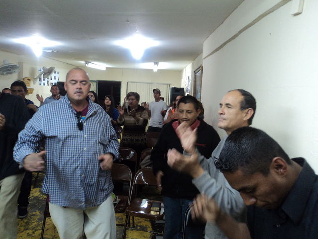 ALABANDO A NUESTRO REY